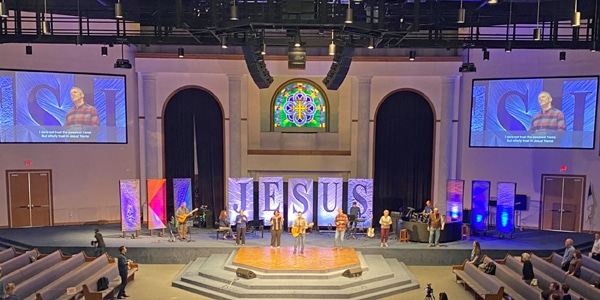 Kegiatan Peribadatan dengan Pujian Menjadi Lebih Hidup Jika Sound System Telah Terpasang dengan Baik di Gereja